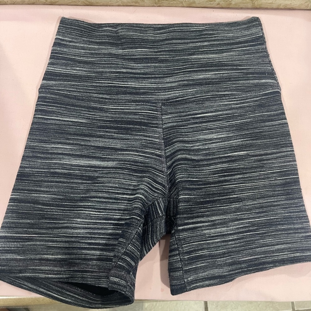 Lululemon grey shorts size 6